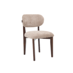 De SILLA EETKAMERSTOEL ZB-5684 heeft een beklede beige zitting en rugleuning met vier stevige bruine poten tegen een witte achtergrond.