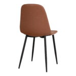 Een Stockholm eetkamerstoel in lichtbruin vintage met een gladde rugleuning en vier slanke zwarte poten, getoond vanaf een schuine achterkant tegen een effen witte achtergrond. Verkocht als set van 2.