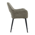 De Eetkamerstoel Ray - Taupe is een moderne fauteuil met een gestructureerde taupe bekleding en slanke zwarte metalen poten, van opzij gezien tegen een witte achtergrond.