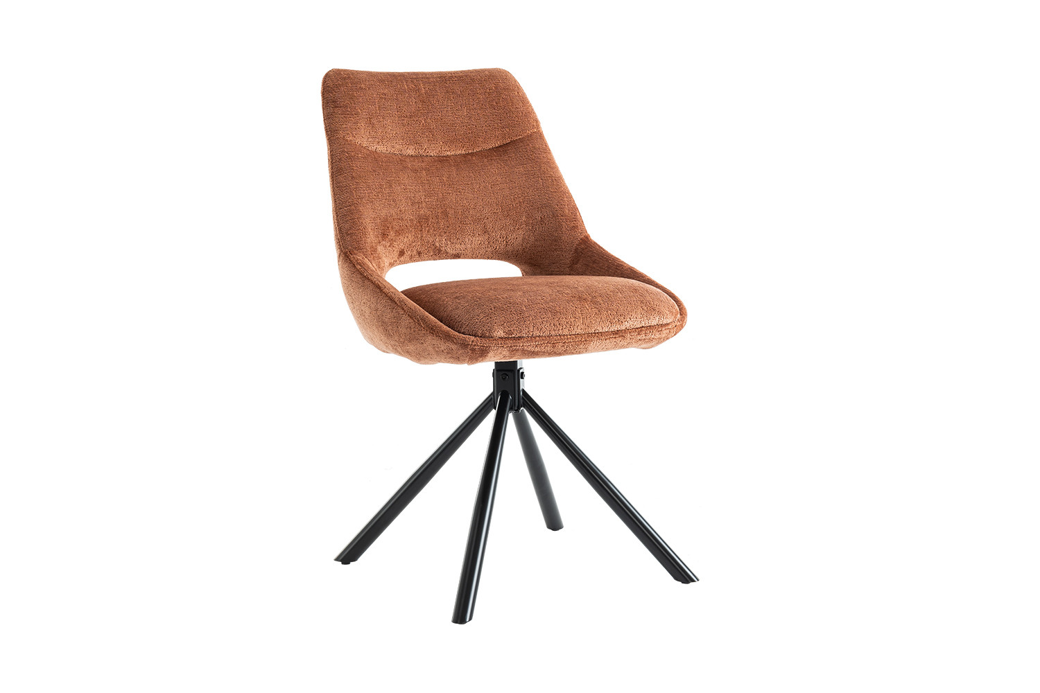 Bruine stoel met een comfortabele zitting en zwarte metalen poten, ontworpen voor binnengebruik.