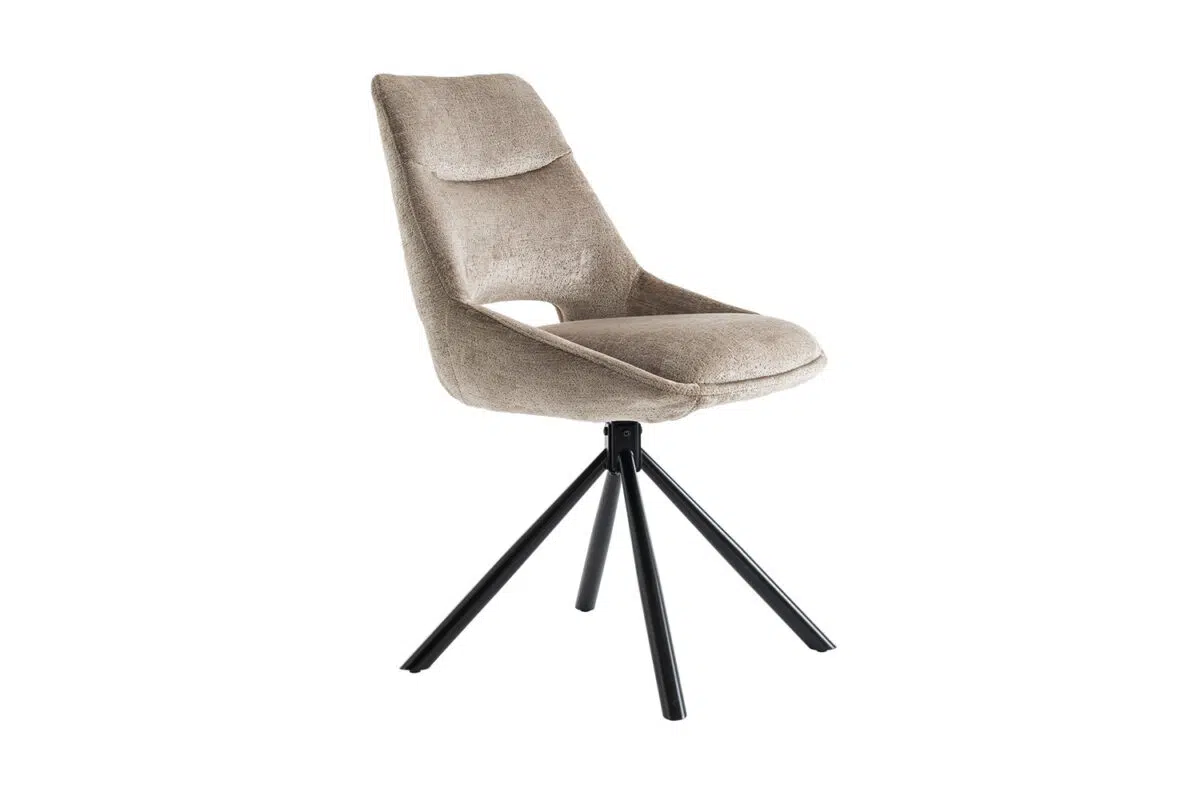 Beige eetkamerstoel met een gestoffeerde zitting en zwarte metalen poten.