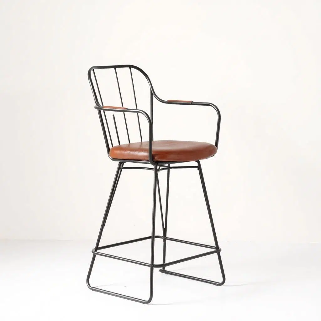Industriële hoge eetkamerstoelen met metalen frame Industriële hoge eetkamerstoelen met metalen frame
