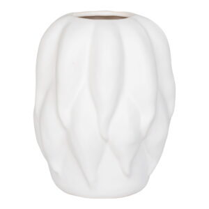 Beige vaas van keramiek van 19,5x19,5x26 cm, met een organisch, gestructureerd oppervlak dat lijkt op overlappende bloemblaadjes of bladeren en een kleine opening aan de bovenkant.