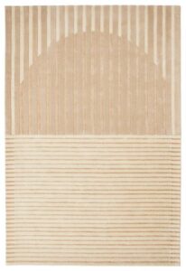 Het Fano White Beige 200x300 vloerkleed heeft een modern geometrisch patroon met verticale strepen die een subtiele boog vormen op de bovenste helft en horizontale strepen op de onderkant, allemaal in verschillende beige tinten.