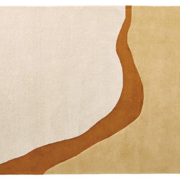 Het vloerkleed Organix 510 Gold 160x230 heeft een abstract, op de natuur geïnspireerd ontwerp met een gebogen roeststreep die lichtbeige links en bruin rechts van elkaar scheidt.