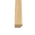 De Eindlat Naturel - Afwerklijst - Afwerklat (270 cm) is een houten plank met een rechthoekige inkeping die langs één rand is uitgesneden. De plank wordt getoond vanaf het uiteinde om het gekerfde profiel te laten zien.