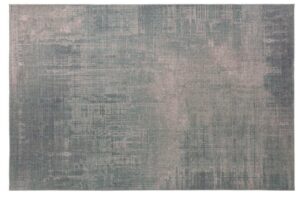 Het Cirix dessin 2301 vloerkleed (160x230) heeft een verweerd abstract patroon in gedempt zeeblauw, grijs en beige voor een zachte, verweerde look.