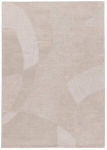 Fusion 220 Beige 200x290 is een rechthoekig beige vloerkleed met een subtiel abstract patroon van elkaar kruisende gebogen en rechte lijnen in verschillende beige tinten.
