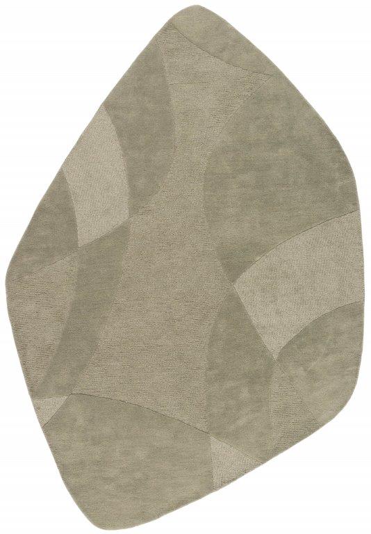 Het Fusion 730 Hunter 200x290 Stone vloerkleed heeft een abstracte, onregelmatige vorm met subtiele geometrische patronen in beige en taupe tinten voor een moderne, eigentijdse look.