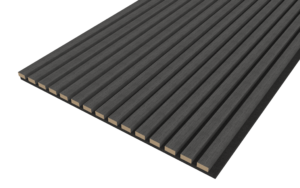Het Akupanel Eiken Zwart 270 x 60 cm Lattenwand akoestische wandpanelen is een rechthoekig grijs paneel met gelijkmatig verdeelde verticale groeven en zichtbare randen, weergegeven vanuit een hoek op een witte achtergrond.