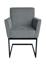 De Stoel Henry Brego 10 Ash Grey is een moderne fauteuil met een gecapitonneerde zitting en rugleuning, schuine armleuningen en een zwart metalen sledevoet, tegen een witte achtergrond.