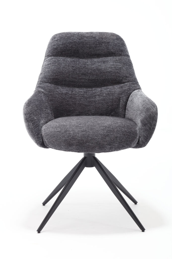 De Stoel July Picasso Eifeltoren 9312 is een moderne draaistoel met donkergrijze bekleding, gecapitonneerde zitting en rugleuning en zwart metalen spaakpoten op een effen witte achtergrond.