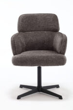 De Stoel Max Picasso Charcoal Grey is een moderne bureaustoel met een zachte zitting en rugleuning, een zwart metalen draaivoet en vijf poten, tegen een effen witte achtergrond.