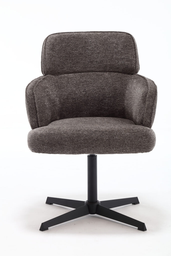 De Stoel Max Picasso Charcoal Grey is een moderne bureaustoel met een zachte zitting en rugleuning, een zwart metalen draaivoet en vijf poten, tegen een effen witte achtergrond.