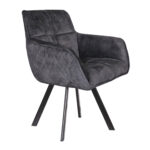 De Stoel Peter Macau Zwart / Antraciet is een moderne fauteuil in donkergrijs met gewatteerde zijkanten en rugleuning, een zachte zitting en schuine zwarte metalen poten.