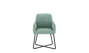 De Stoel Arne Bjorn Fabric Mint is een moderne lichtgroen gestoffeerde stoel met armleuningen, zwarte metalen poten en een licht gebogen rugleuning, van voren gezien tegen een witte achtergrond.