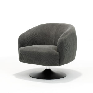 De Jordi draaifauteuil Ribstof Antraciet is een moderne draaistoel in donkergrijze ribstof, met een afgeronde rugleuning en zitting op een enkele zwarte ronde voet, afgebeeld tegen een witte achtergrond.