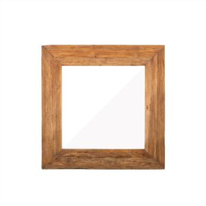De Spiegel Vierkant Bridge is een vierkante spiegel met een houten frame en rustieke afwerking, tegen een effen witte achtergrond.