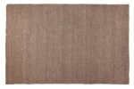 De Donna Chocolat 650 170x230 is een rechthoekig bruin geweven tapijt met een subtiele, natuurlijke textuur. Weergegeven op een witte achtergrond heeft het een eenvoudig en onopgesmukt ontwerp.