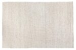 Het vloerkleed Donna Cloud White 815 (200x300) is een rechthoekig, lichtbeige geweven stuk met een subtiele textuur en een eenvoudig ontwerp, van bovenaf gezien op een witte achtergrond.