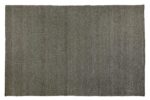 Het Berbero Lungo Natural Beige 522 200x300 is een rechthoekig, plat geweven beige vloerkleed met een subtiel structuurpatroon en licht onregelmatige randen, afgebeeld op een witte ondergrond.