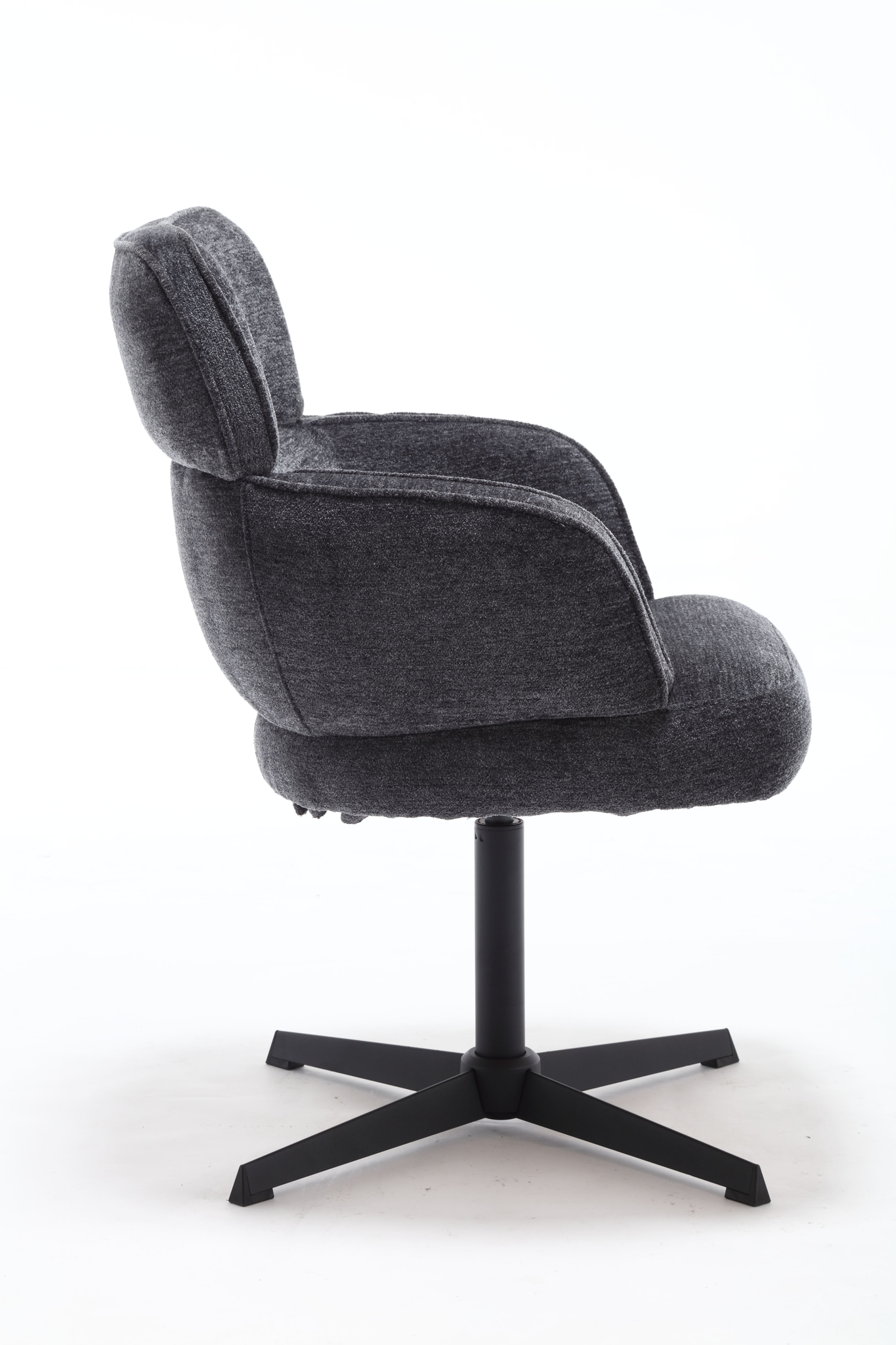 De Stoel Max Picasso Eifeltoren is een moderne, donkergrijs gestoffeerde bureaustoel met een hoge rugleuning en zwart metalen onderstel, afgebeeld in profiel tegen een effen witte achtergrond.