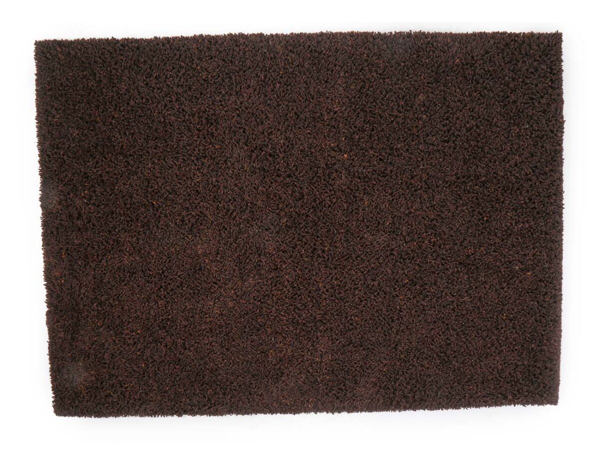 Een rechthoekige Berbero Lungo Natural Beige 522 deurmat (200x300 cm) met een gestructureerd, ruig oppervlak wordt van bovenaf getoond op een witte achtergrond.