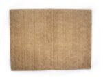 Het San Stefano Light Beige 07 200x300 is een rechthoekig vloerkleed in effen lichtbruin met een zacht, licht gestructureerd oppervlak op een witte ondergrond.