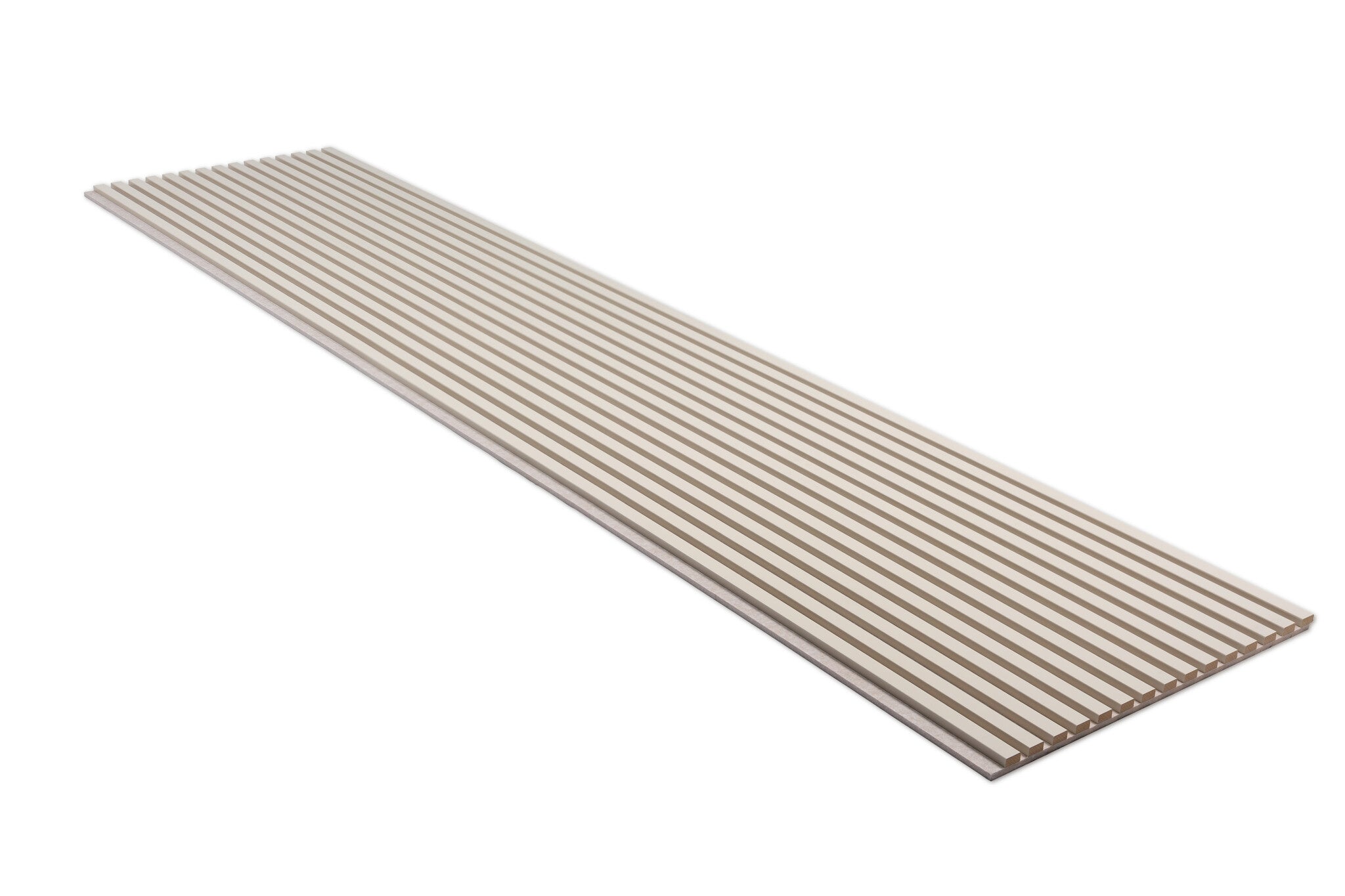 De Rosenwood Akupanel Beige op Beige 270 x 60 cm Lattenwand Akoestische Wandpanelen heeft gelijkmatig verdeelde verticale houten latten in een lang, rechthoekig paneel, schuin afgebeeld tegen een witte achtergrond.