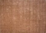 De Rome Gold 05 170x230 is een groot roodbruin vloerkleed met textuur en een subtiel, rastervormig geweven patroon over het hele oppervlak.