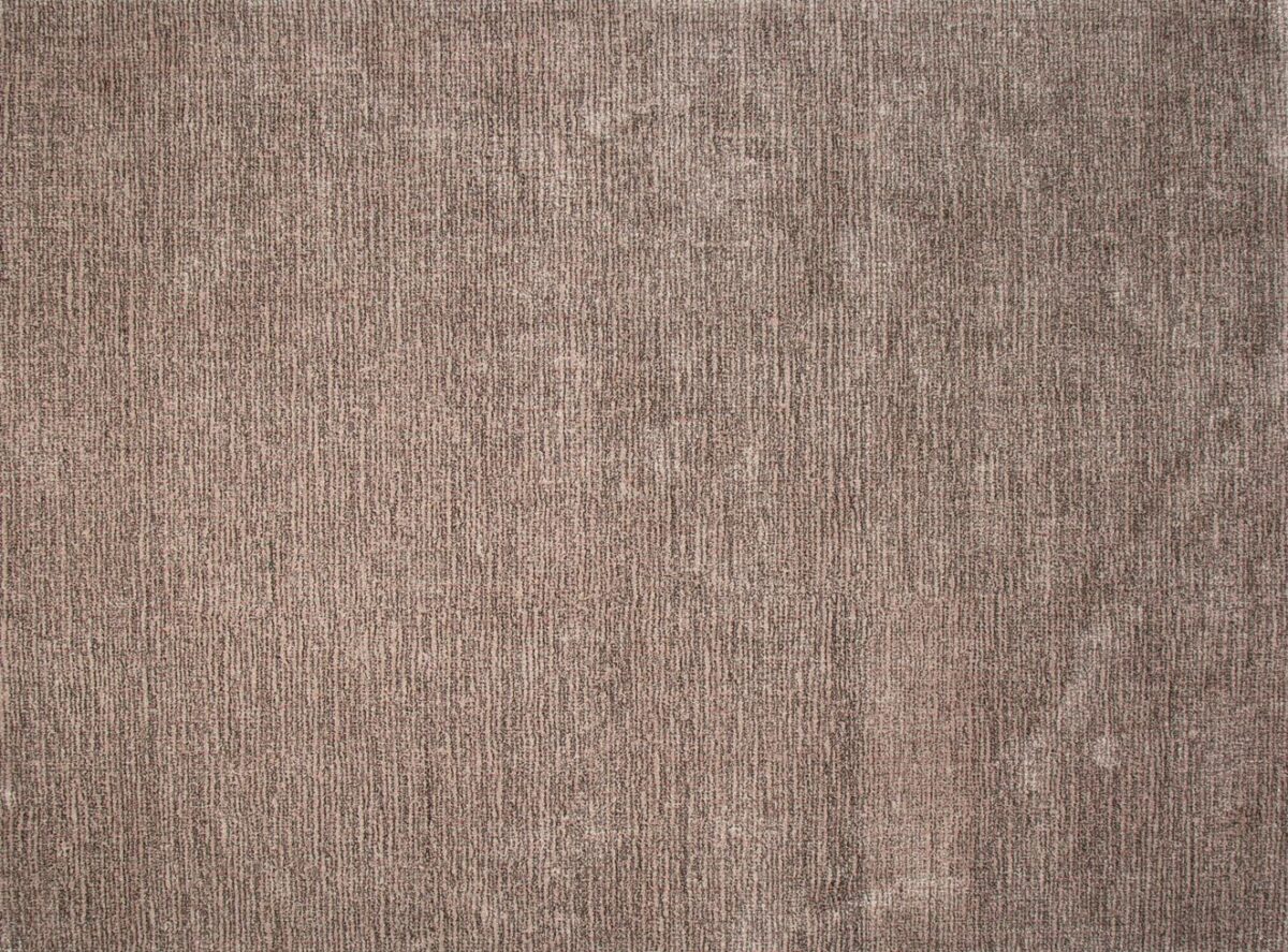 Als je het tapijt Rome Grey 03 170x230 van dichtbij bekijkt, zie je gestructureerde oppervlakken met subtiele verticale lijnen en zachte schaduwvariaties.
