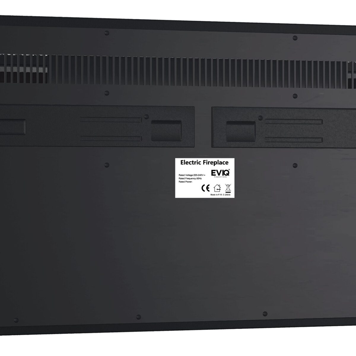 Achterpaneel van de Elektrische sfeerhaard Deluxe - Inbouwhaard in zwart, met ventilatieopeningen, montagebeugels en een wit label met productgegevens en certificeringslogo's.