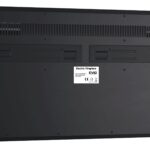 Achterpaneel van de Elektrische sfeerhaard Deluxe - Inbouwhaard in zwart, met ventilatieopeningen, montagebeugels en een wit label met productgegevens en certificeringslogo's.