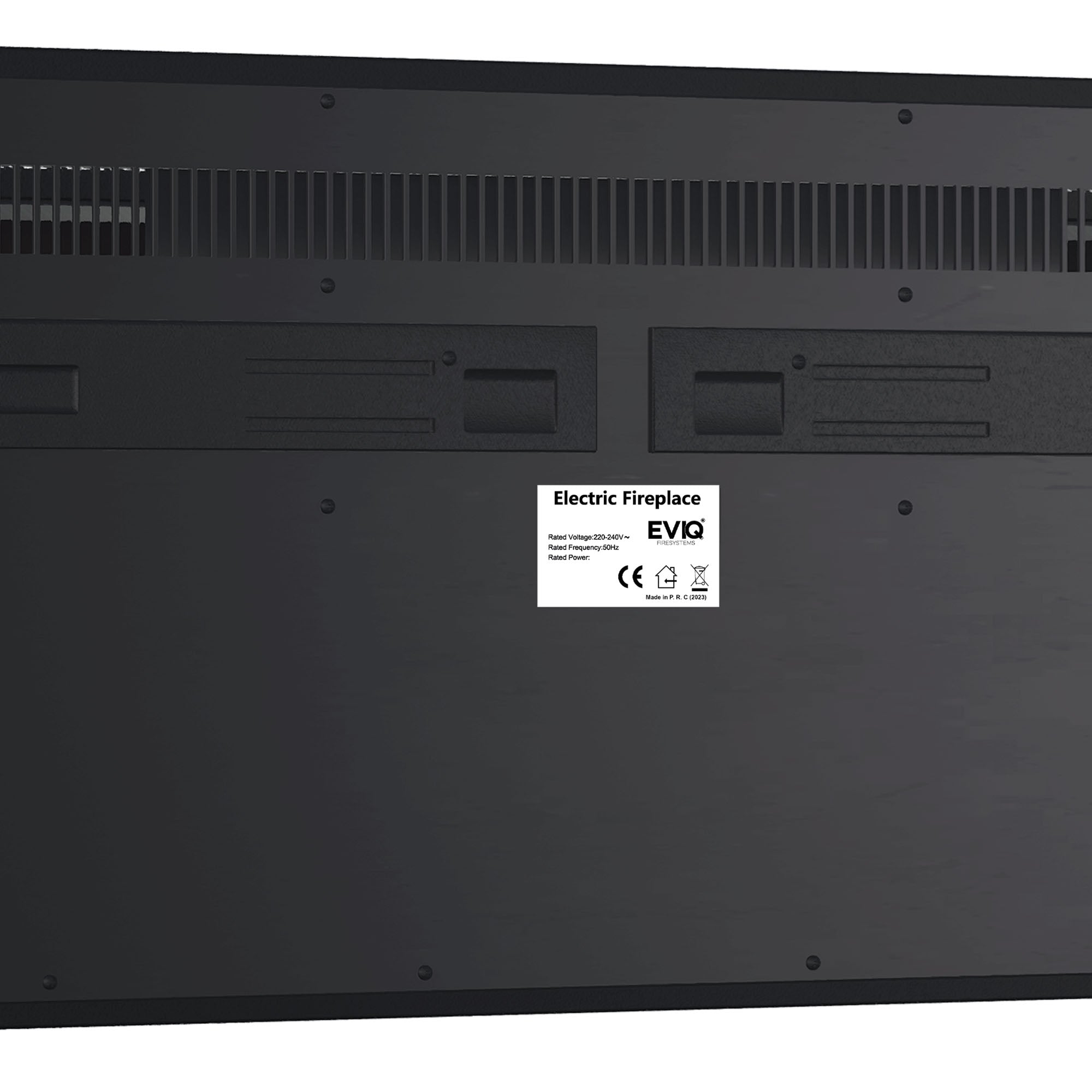 Het achteraanzicht van een zwarte Elektrische sfeerhaard Deluxe - Inbouwhaard is voorzien van een centraal label met het merk EVIQ, het producttype, certificeringen en veiligheidsinformatie.