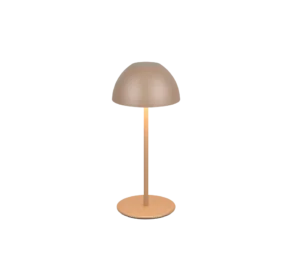 De Reality Tafellamp Ortiz is een moderne, minimalistische tafellamp met een ronde voet, slanke verticale steel en koepelvormige kap in lichtbruin/beige, die warm licht uitstraalt.