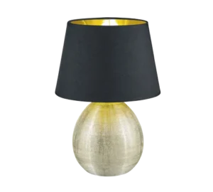 De REALITY Tafellamp LUXOR heeft een gestructureerde, ronde gouden voet gecombineerd met een zwarte lampenkap die aan de binnenkant is bekleed met metallic goud.