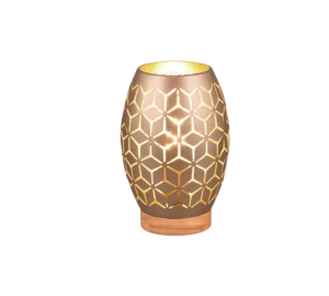 De REALITY Tafellamp BIDAR heeft een ovale vorm, metalen afwerking en geometrische uitgesneden patronen. Hij staat op een kleine houten voet en straalt een warm gouden licht uit voor een decoratieve touch.