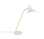 De TRIO Tafellamp Traveller heeft een witte lampenkap, een goudkleurige schuine steel en een ronde witte voet, die wordt verlicht met een warme gele gloed.