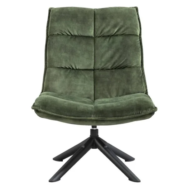 De Fauteuil Lucas - Fluweel Mosgroen is een moderne groen fluwelen draaistoel met een gecapitonneerde zitting en rugleuning, ondersteund door een zwart metalen onderstel met vier poten. Weergegeven met het gezicht naar voren tegen een witte achtergrond.