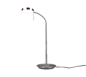 De TRIO Tafellamp Monza is een moderne metalen lamp met een ronde voet en een slanke gebogen hals die een platte ronde kop ondersteunt en zacht wit licht uitstraalt.