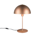 De TRIO Tafellamp Nola is een moderne tafellamp met een koperen metallic afwerking, koepelvormige kap, slanke steel, ronde voet en zwart netsnoer.