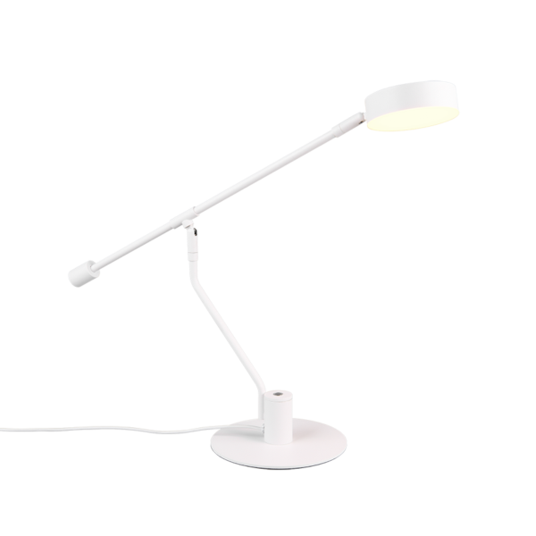 De TRIO Tafellamp Manduro is een moderne witte bureaulamp met een ronde voet, verstelbare arm, strak minimalistisch ontwerp, ronde lampenkap en zichtbaar netsnoer. Hij wordt ingeschakeld en straalt licht uit.