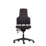 De Workliving Werkstoel WS Klasse Black Edition Comfort (N)EN 1335 is een zwarte ergonomische bureaustoel met verstelbare zitting, rugleuning en armbediening, voorwaarts gericht afgebeeld op een onderstel met vijf wielen tegen een witte achtergrond.