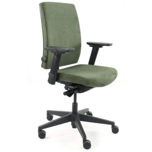 De Workliving Eva Comfort Groen Regain - Bureaustoel Ergonomisch (N)EN 1335 is een groene ergonomische bureaustoel met verstelbare armleuningen, een zachte zitting en rugleuning en een zwart onderstel met vijf wielen.