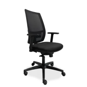 De Workliving De Maas Mesh - Bureaustoel Ergonomisch (N)EN 1335 is een zwarte ergonomische bureaustoel met een netrugleuning, een gestoffeerde zitting, verstelbare armleuningen en een onderstel met vijf wielen dat in een lichte hoek is geplaatst.