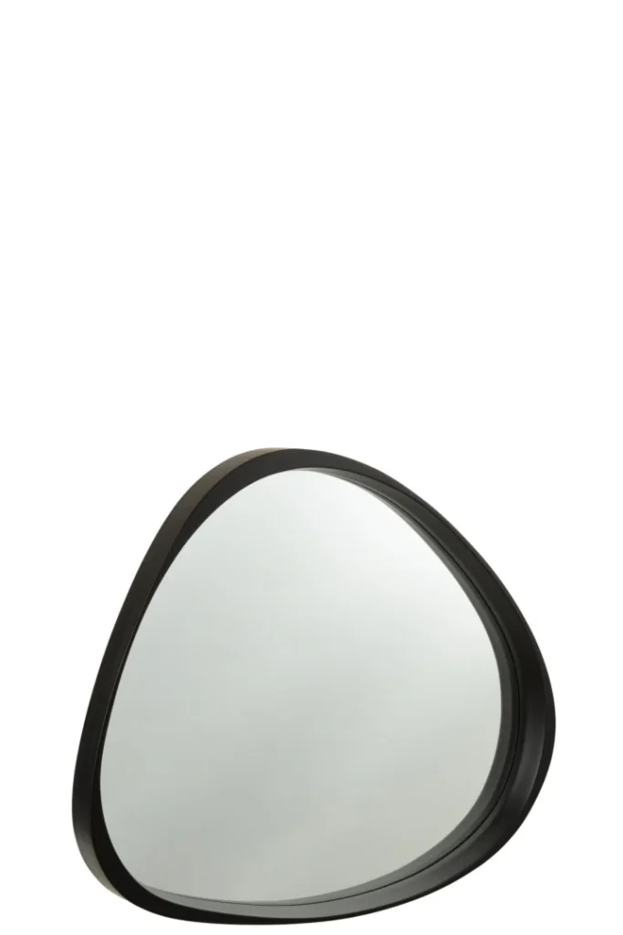 De Mirror Giles MDF/Glass Black Small heeft een moderne, onregelmatige vorm met een donkere afgeronde lijst, tegen een effen witte achtergrond.