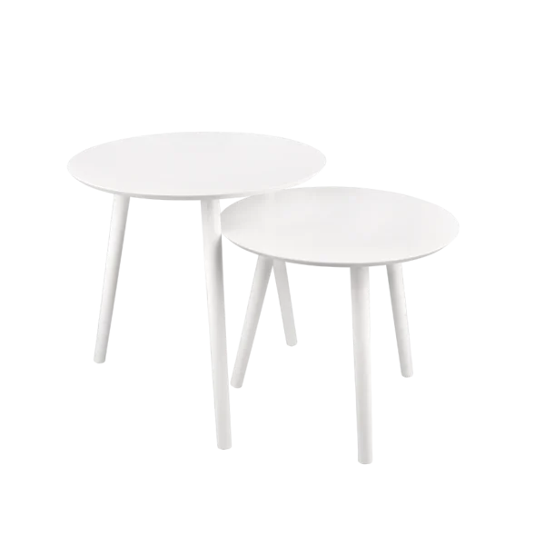 De Mirrors and More Bijzettafel VILANA set bestaat uit twee ronde, witte nesttafels, elk met drie poten, zo ontworpen dat de kleinere tafel gedeeltelijk onder de grotere past.