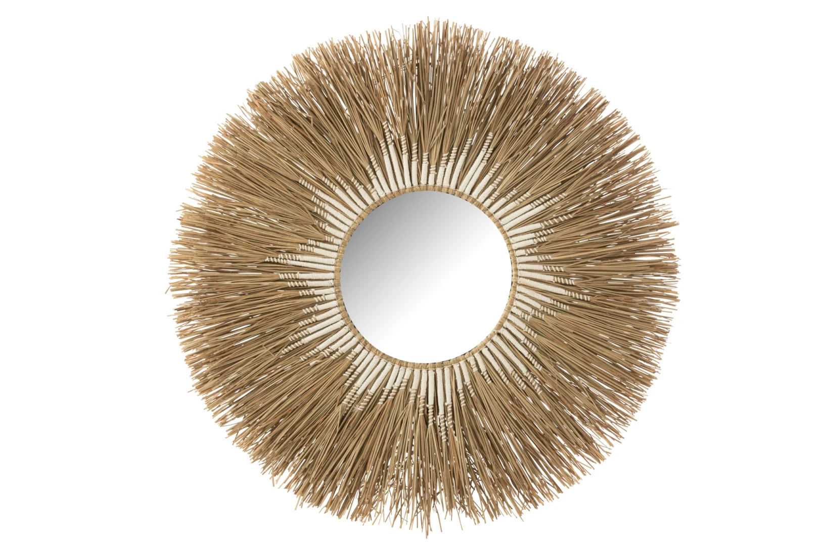 De Mirror Melissa Straw Natural/White Large is een ronde spiegel met een decoratieve lijst van naturelkleurige stokjes die dicht op elkaar staan in een stralend zonnestraalpatroon.