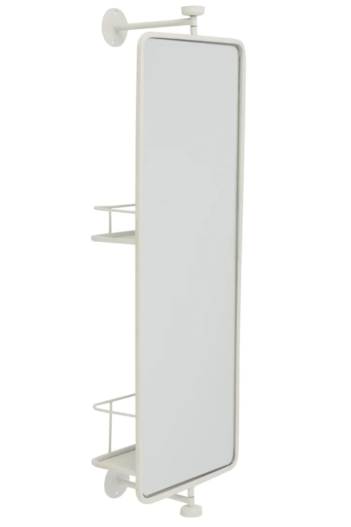 De Wandspiegel + Rekken Rechthoekig Glas/Metaal Wit is een hoge, rechthoekige wandspiegel met een witte lijst en twee draadplanken aan de achterkant voor opslag, die schuin wordt neergezet.