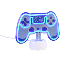 De REALITY Tafellamp CONTROL is een neonlamp in de vorm van een videogamecontroller met blauwe en paarse accenten, met bovenaan "GAME OVER" en op een witte voet.
